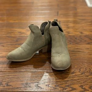 Pierre Dumas Booties